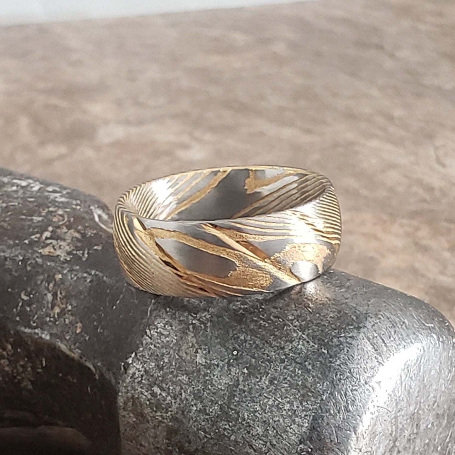 Damascus Steel Ring, Damascus Steel Mens Wedding Band - Unique Ring for Men - Damascus Steel Yellow Gold - 8mm Wide